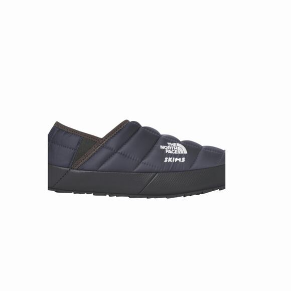NORTH FACE X SKIMS Thermoball Traction Mule in gunmetal size